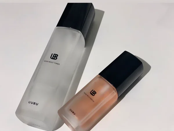 更衣室に用意しているUUBUの化粧水と美容液｜パーソナルジムnoll-ett渋谷店
